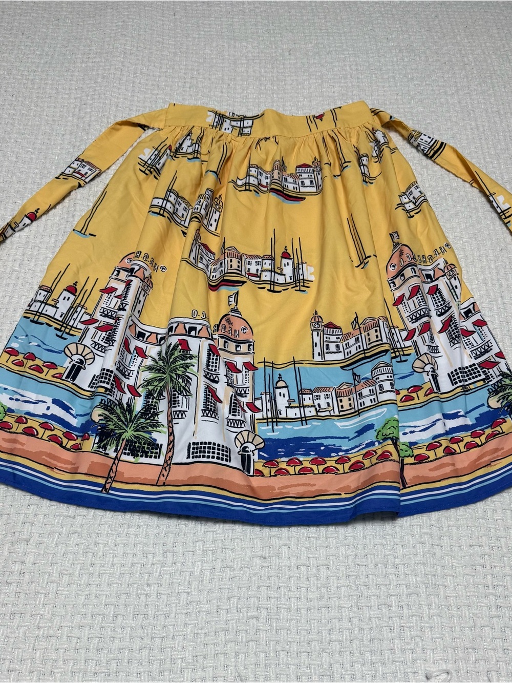 Truly 4 You midi skirt, women’s medium. Unique beautiful print